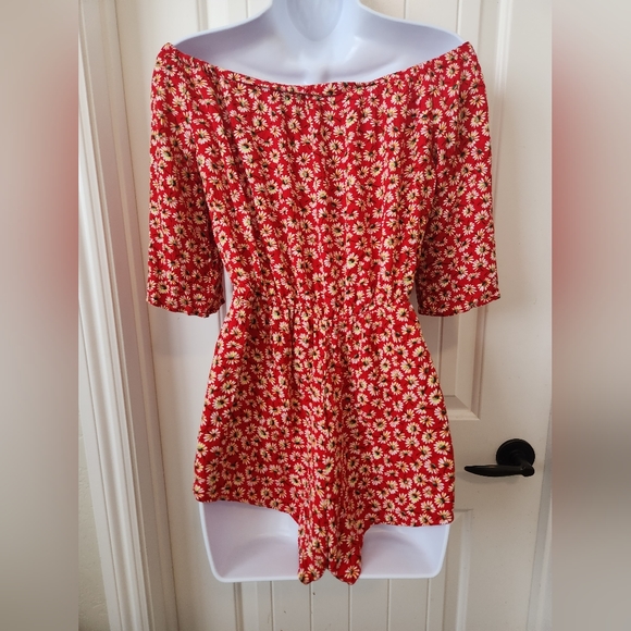 See you Monday off the shoulder red romper w/ yellow daisies Size M | Like New - Picture 2 of 11